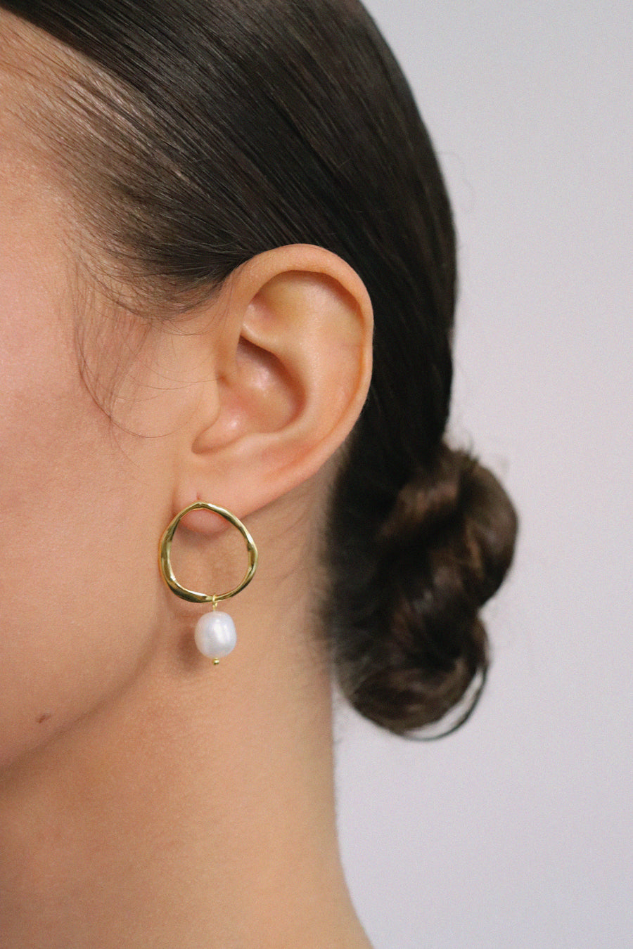 DOMORI PEARL EARRING